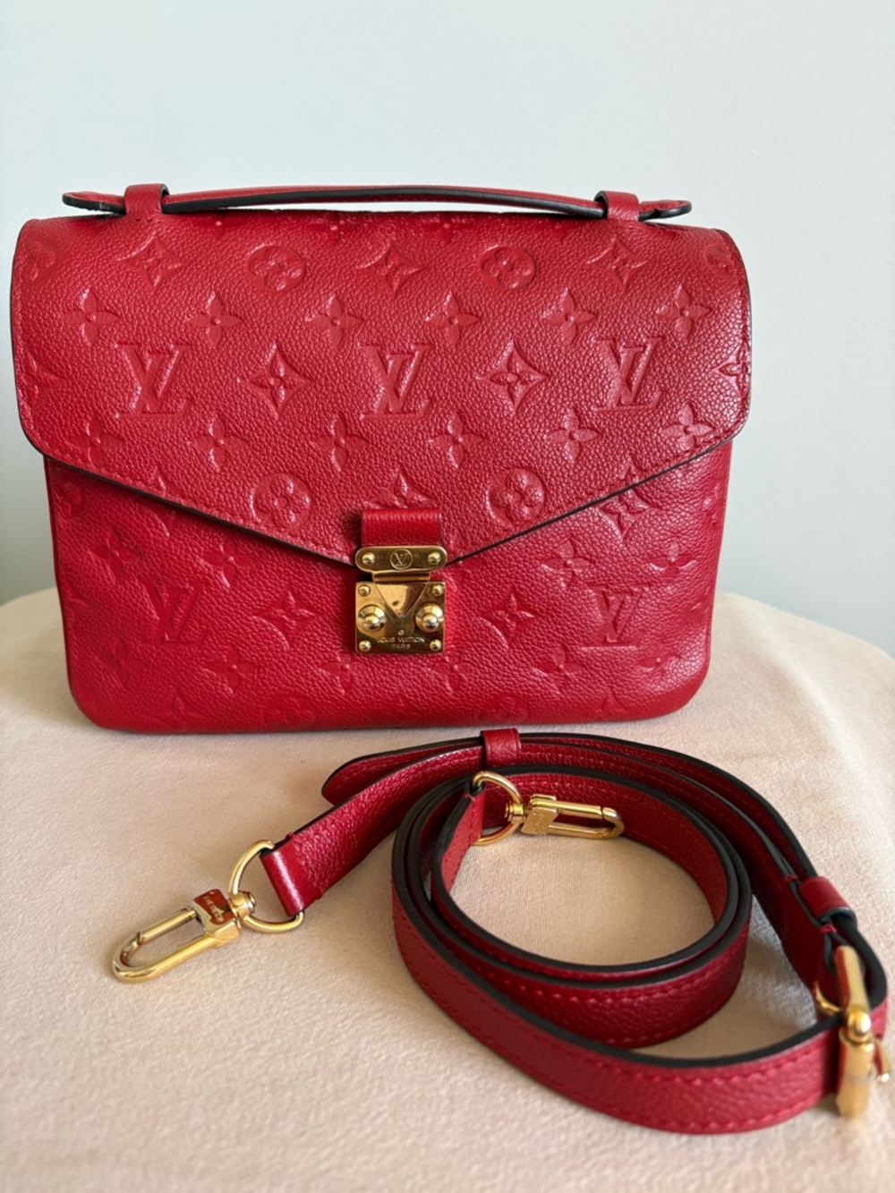 Louis Vuitton Empreinte Pochette Metis - Cherry - Picture 3 of 16
